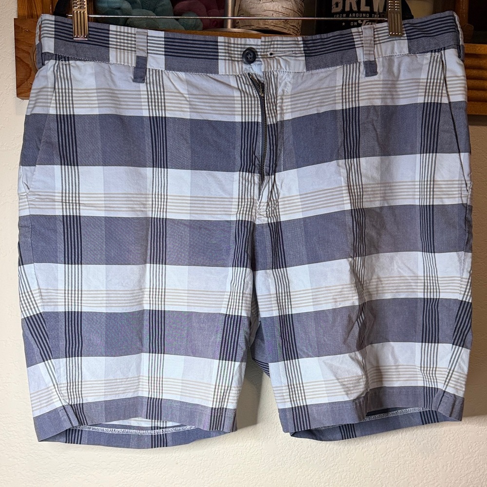 Nautica Men's Blue and White Plaid Shorts EUC.